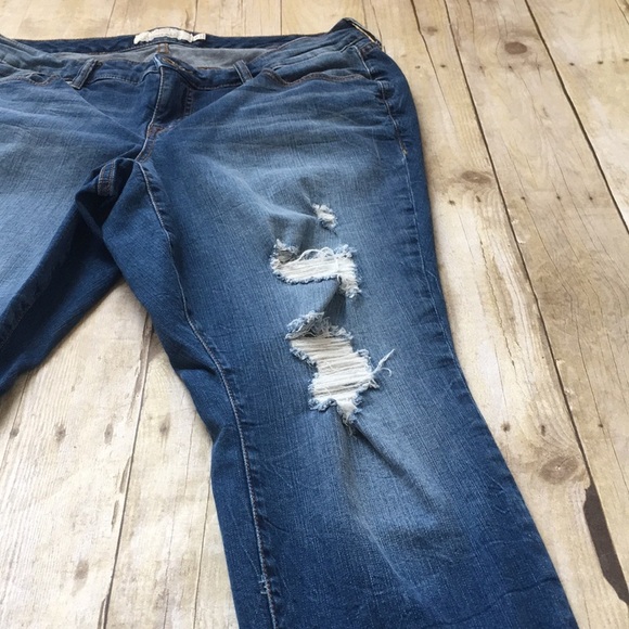 Torrid Distressed Ankle Jeans - Picture 2 of 5